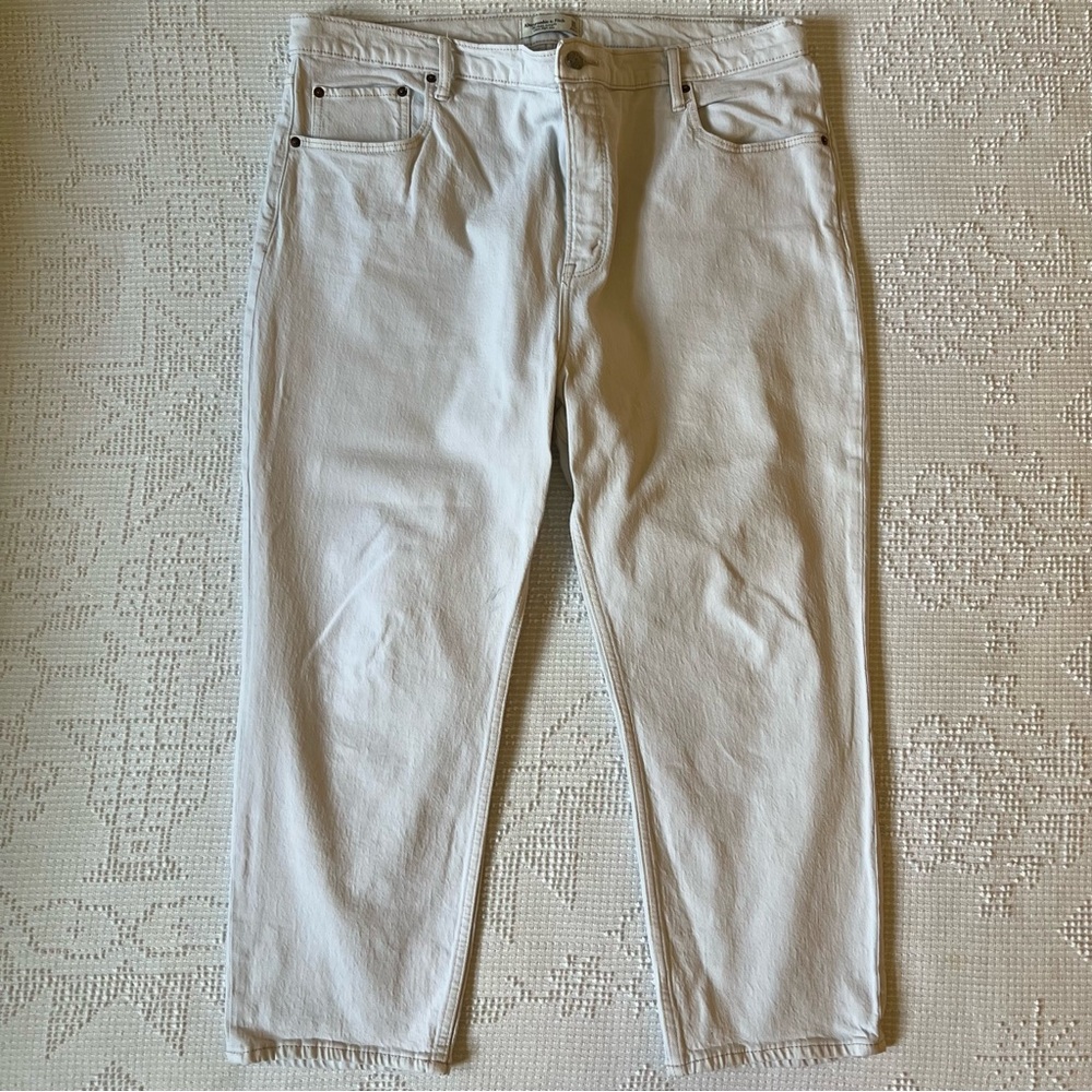Abercrombie & Fitch White Ankle Cropped Jeans